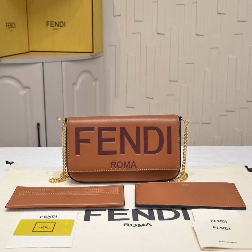 FENDI 3-IN-1 Envelop Chain Bag